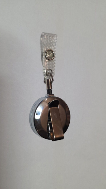 24 Stück. Schlüsselaufroller Jojo Kartenhalter Metall Lasche